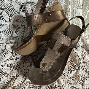 Pierre Dumas Brown Metallic Brown Wedge Slingback Sandals